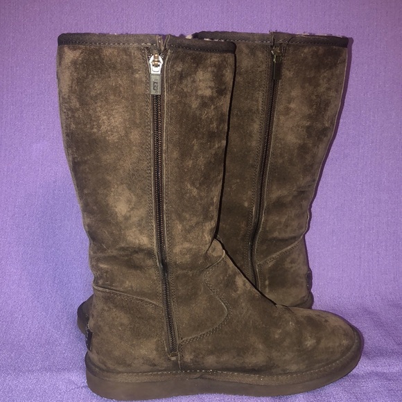 Used Women’s UGG Sumner Brown Boots Size 8. - Picture 5 of 10